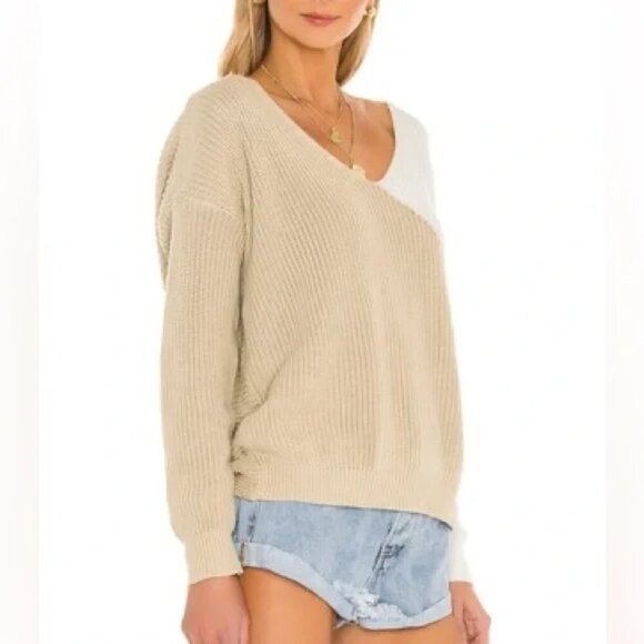 Superdown Womens Trish Knot Sweater in Beige & White size small Knit Cozy - Picture 2 of 11
